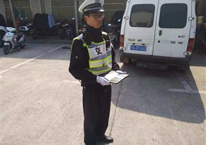 拾金不昧樹(shù)新風(fēng)系列報道之——閔行輔警項目隊員拾到手包